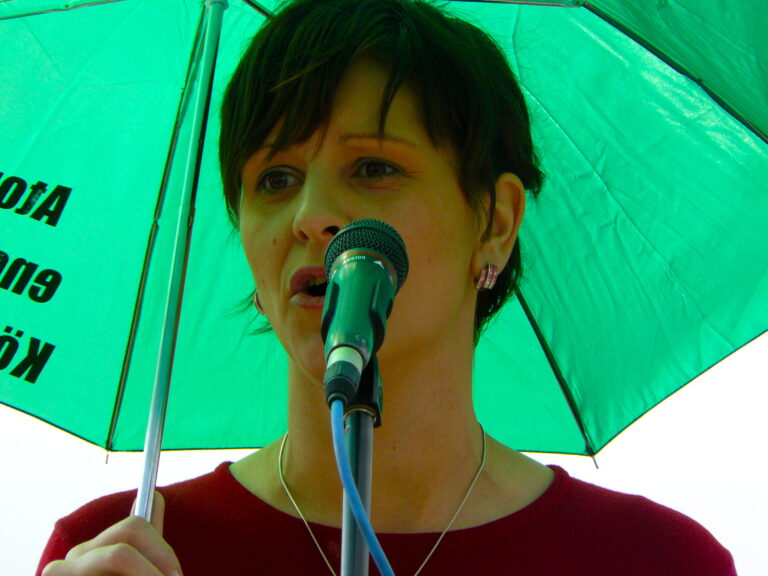 Zielona polityczka z Węgier, Bernadett Szell