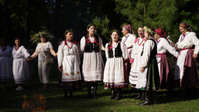 Festiwal Pieśni Ludowej "Z tamtej strony rzeki"