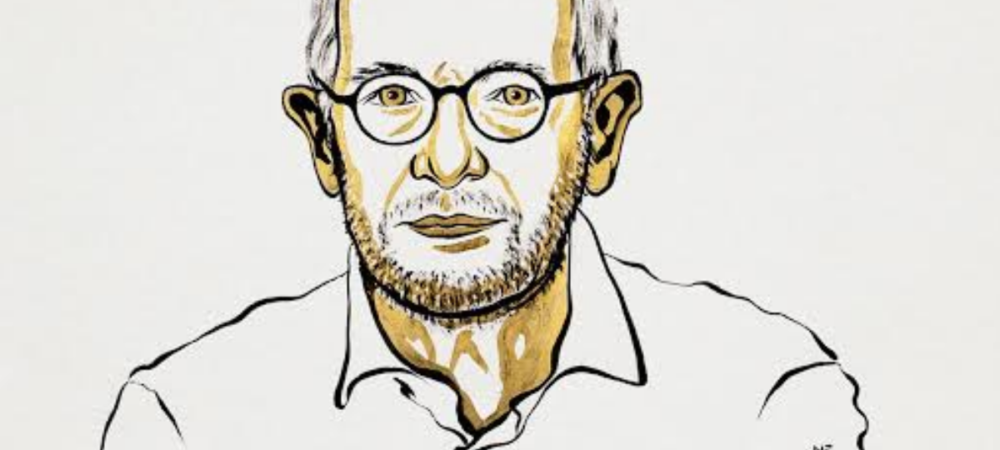 Grafika informująca o Nagrodzie Nobla w dziedzinie fizyki 2026. U góry znajduje się logo „Zielone Wiadomości” oraz napis „Nobel z fizyki 2026”. W centrum widnieje rysunkowy portret Francisa Halzena – mężczyzny w okularach i z krótką brodą. Poniżej na bordowym tle umieszczono jego imię i nazwisko: „Francis Halzen”. Na dole grafiki znajduje się napis: „Za odkrycie wysokoenergetycznych neutrin”.
