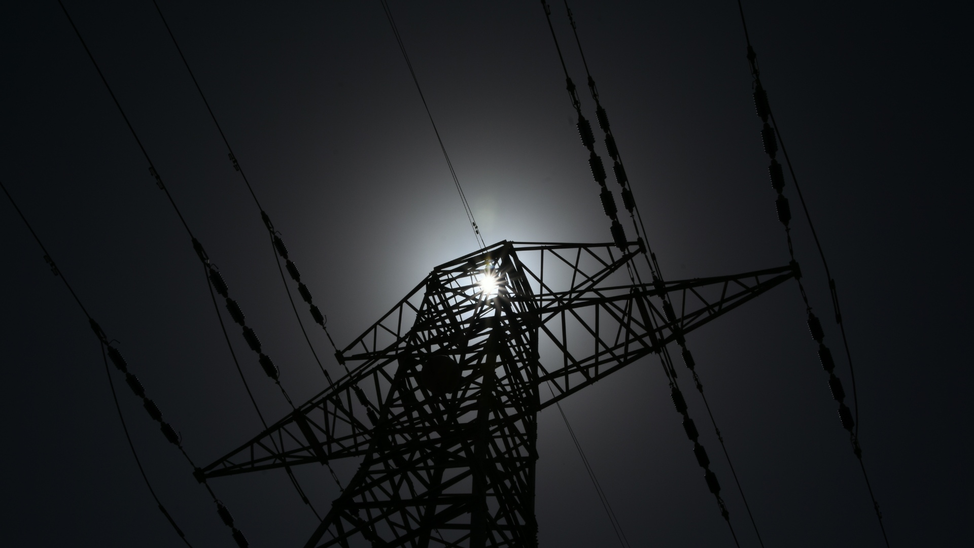 Czarne scenariusze energetyczne: Jak zabezpieczyć Polskę przed blackoutem?