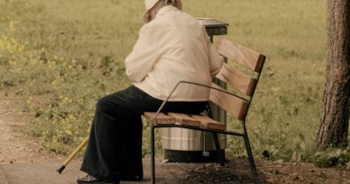 Upalna chandra. Jak starsze osoby doświadczają upałów w mieście? 